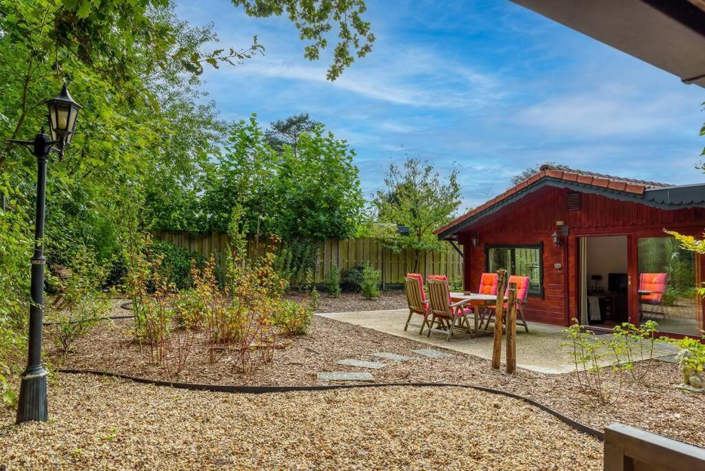Spacious Wooden Cottage With Infra-Red Sauna At Veluwe Putten Exterior foto